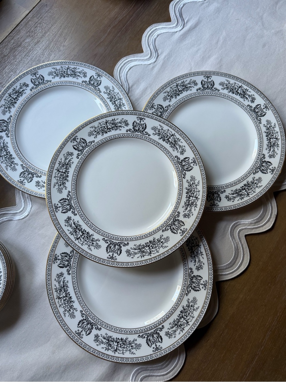 Columbia Black by Wedgwood
Dinner Plates